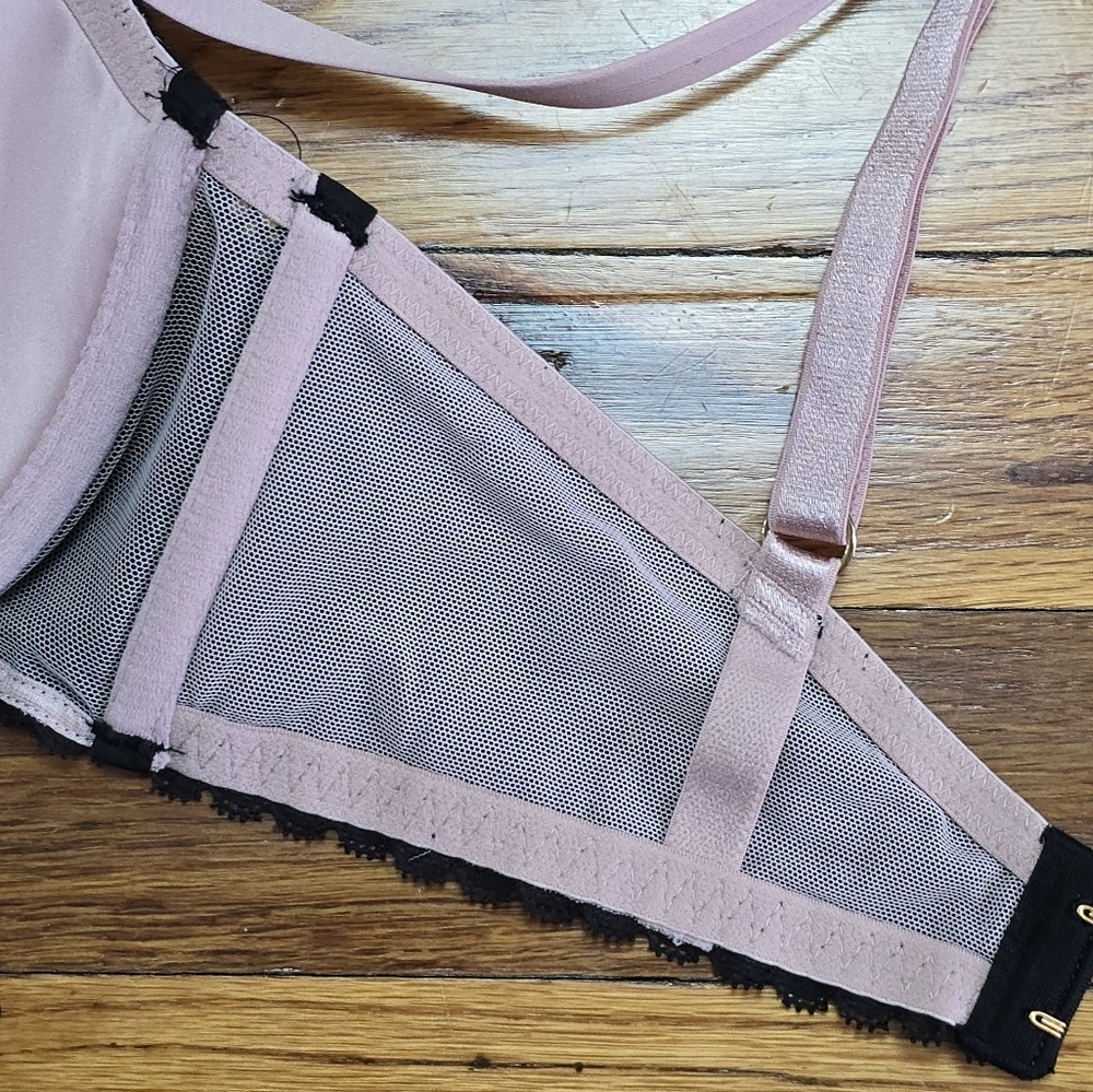 Victoria's Secret Lined Plunge Bra 34D - Picture 7 of 7